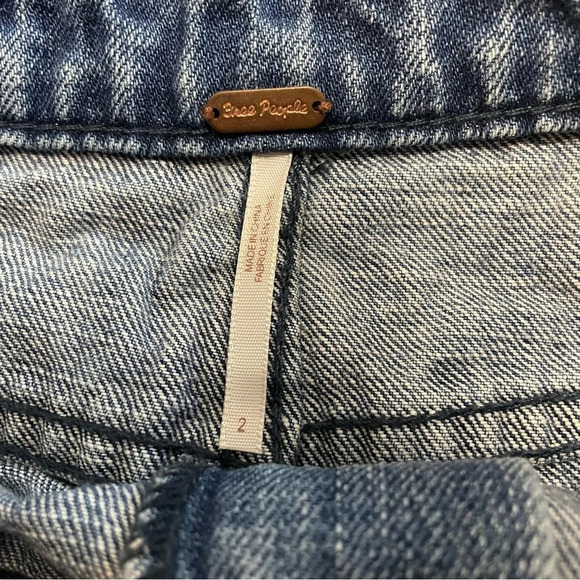 Free People Denim Mini Skirt Size 2 Women's Blue Distressed Raw Hem Boho. - Picture 6 of 6